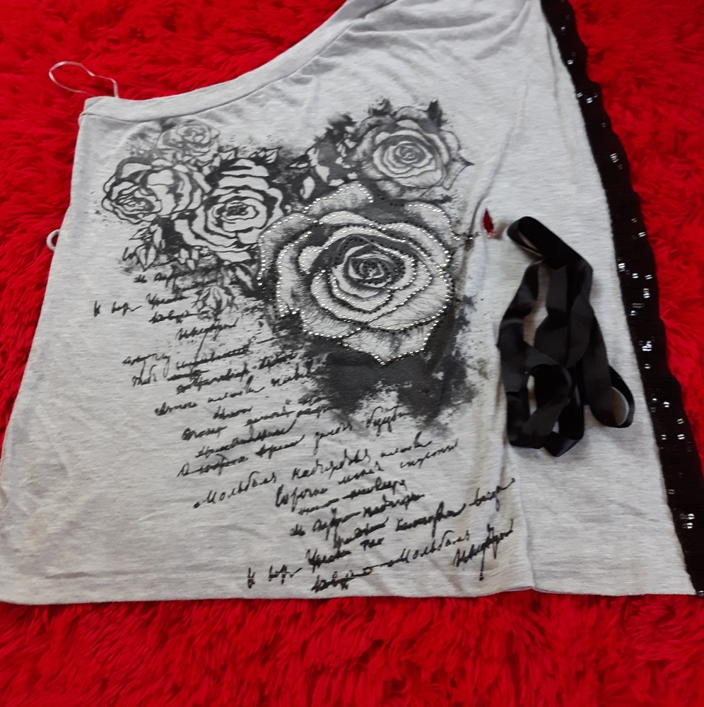 Tee shirt